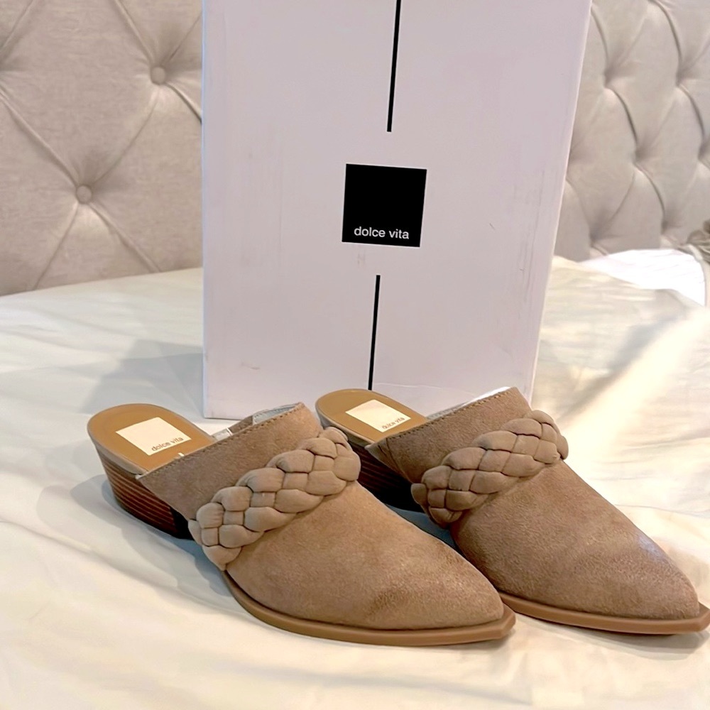 EUC DOLCE VITA soft brown suede mules with braided detailing.
